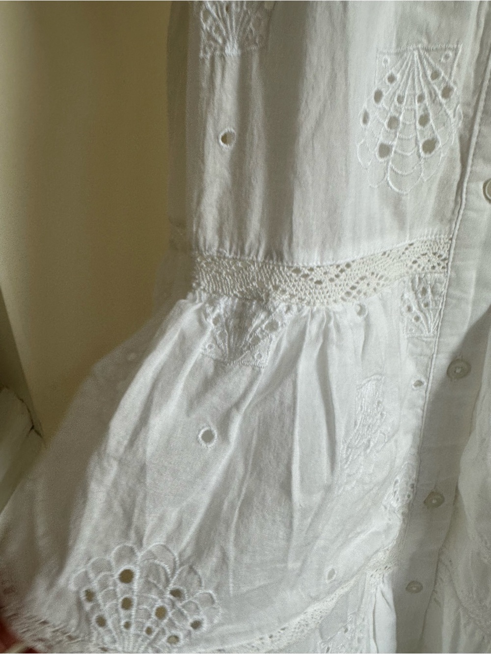NWT Vineyard Vines Eyelet Christine Dress- Medium - Picture 7 of 13